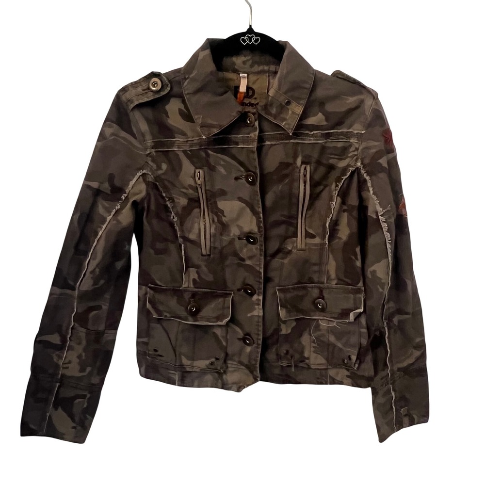 Branded B & G Camo Military Style Jacket Embroidered Accents. WM Size Medium